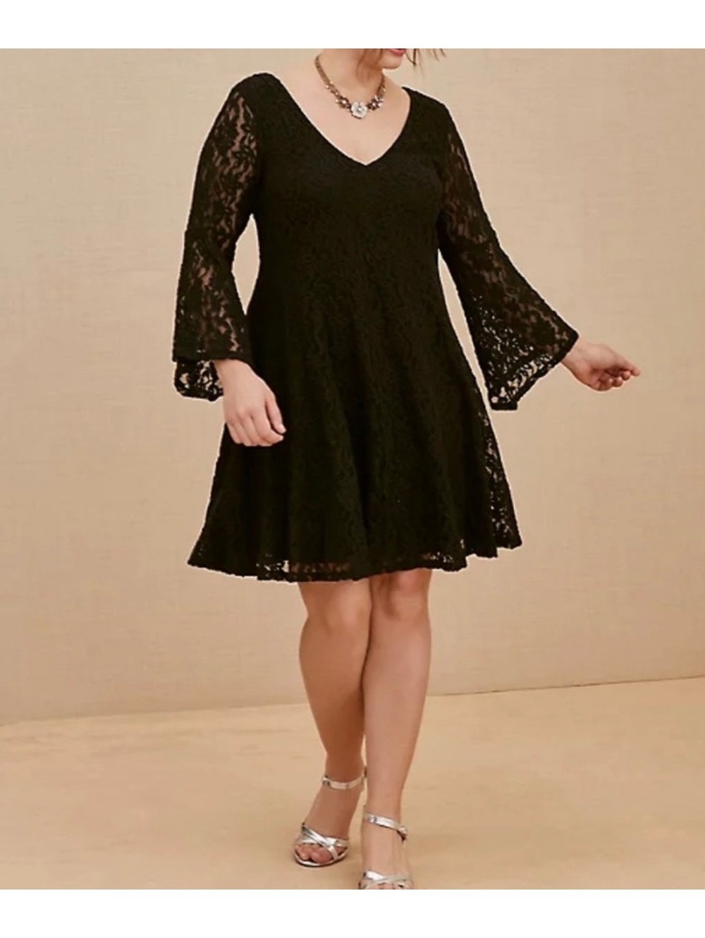 NWT Women’s Plus Torrid Lace Fluted Dress Black Sz 1 Fit Flare
